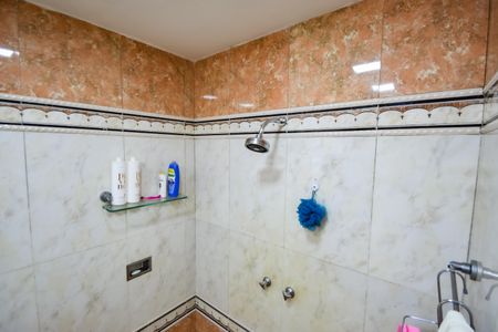 Casa de condomínio à venda com 1000m², 4 quartos e 2 vagas Casa de condomínio à venda com 1000m², 4 quartos e 2 vagasBanheiro Social 2