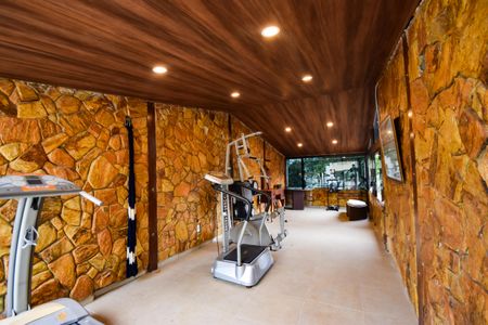 Casa de condomínio à venda com 1000m², 4 quartos e 2 vagas Casa de condomínio à venda com 1000m², 4 quartos e 2 vagasAcademia