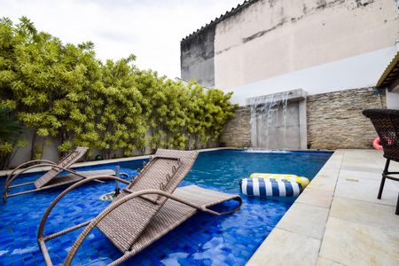 Casa de condomínio à venda com 1000m², 4 quartos e 2 vagas Casa de condomínio à venda com 1000m², 4 quartos e 2 vagasPiscina