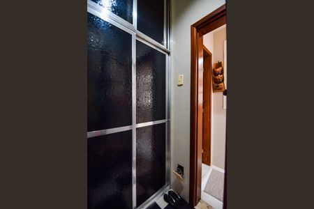 Casa de condomínio à venda com 1000m², 4 quartos e 2 vagas Casa de condomínio à venda com 1000m², 4 quartos e 2 vagasQuarto de Serviço