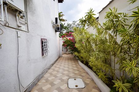 Casa de condomínio à venda com 1000m², 4 quartos e 2 vagas Casa de condomínio à venda com 1000m², 4 quartos e 2 vagasCorredor