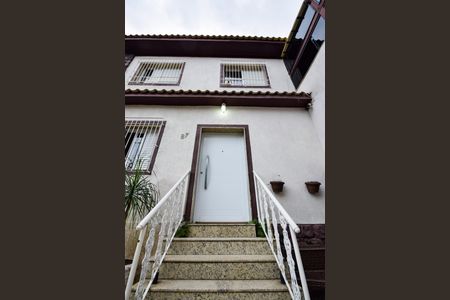 Casa de condomínio à venda com 1000m², 4 quartos e 2 vagas Casa de condomínio à venda com 1000m², 4 quartos e 2 vagasFachada