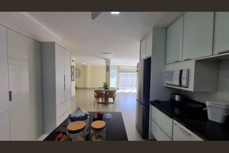 Casa de condomínio à venda com 410m², 5 quartos e 7 vagas