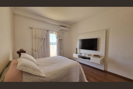Casa de condomínio à venda com 410m², 5 quartos e 7 vagas