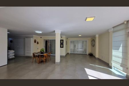 Casa de condomínio à venda com 410m², 5 quartos e 7 vagas