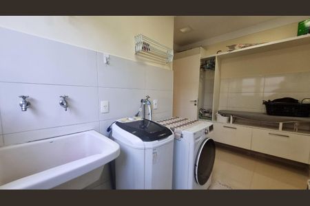 Casa de condomínio à venda com 410m², 5 quartos e 7 vagas
