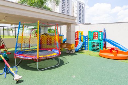 Apartamento à venda com 148m², 3 quartos e 2 vagas Apartamento à venda com 148m², 3 quartos e 2 vagasÁrea comum - Playground