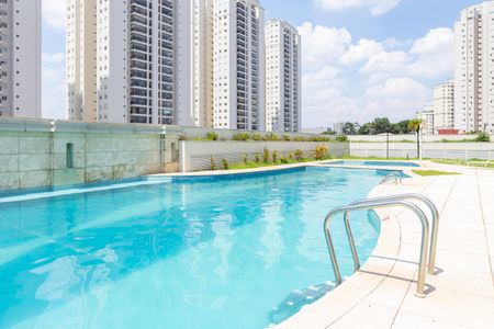 Apartamento à venda com 148m², 3 quartos e 2 vagas Apartamento à venda com 148m², 3 quartos e 2 vagasÁrea comum - Piscina