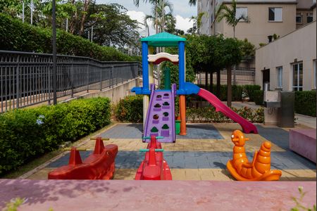 Apartamento à venda com 88m², 3 quartos e 1 vaga Apartamento à venda com 88m², 3 quartos e 1 vagaÁrea comum - Playground