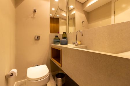 Apartamento para alugar com 207m², 3 quartos e 4 vagas Apartamento para alugar com 207m², 3 quartos e 4 vagasLavabo
