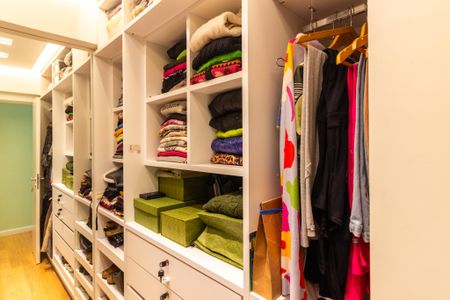 Apartamento para alugar com 207m², 3 quartos e 4 vagas Apartamento para alugar com 207m², 3 quartos e 4 vagasCloset da Suíte 3