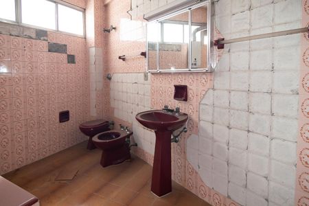 Apartamento à venda com 142m², 2 quartos e sem vaga Apartamento à venda com 142m², 2 quartos e sem vagaBanheiro Social