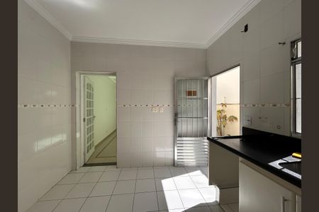 Casa à venda com 145m², 3 quartos e 2 vagas Casa à venda com 145m², 3 quartos e 2 vagasCozinha