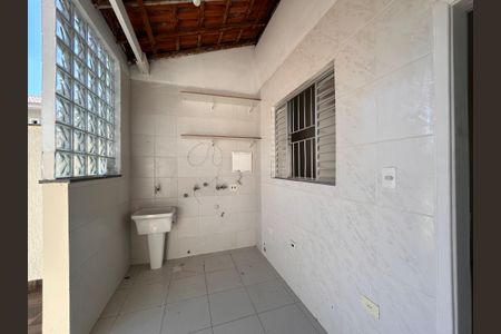 Casa à venda com 145m², 3 quartos e 2 vagas Casa à venda com 145m², 3 quartos e 2 vagasÁrea de Serviço