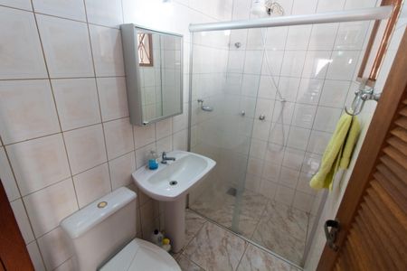 Casa à venda com 202m², 3 quartos e 6 vagas Casa à venda com 202m², 3 quartos e 6 vagasBanheiro de Serviço