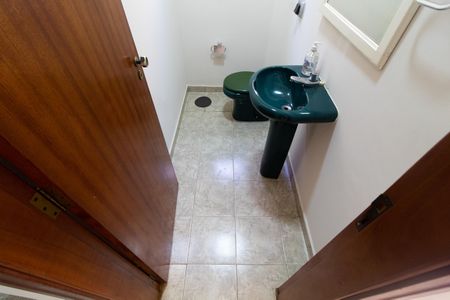 Casa à venda com 202m², 3 quartos e 6 vagas Casa à venda com 202m², 3 quartos e 6 vagasLavabo