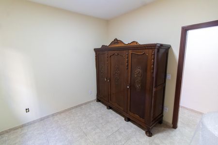 Casa à venda com 202m², 3 quartos e 6 vagas Casa à venda com 202m², 3 quartos e 6 vagasQuarto 1