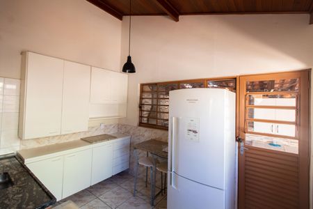 Casa à venda com 202m², 3 quartos e 6 vagas Casa à venda com 202m², 3 quartos e 6 vagasÁrea Externa