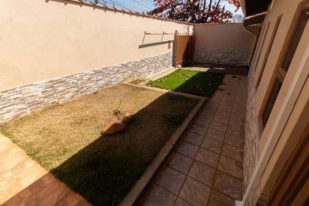 Casa à venda com 202m², 3 quartos e 6 vagas Casa à venda com 202m², 3 quartos e 6 vagasÁrea Externa