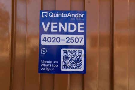 Casa à venda com 202m², 3 quartos e 6 vagas Casa à venda com 202m², 3 quartos e 6 vagasPlaca