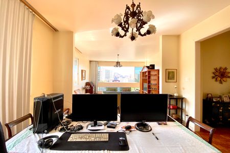 Apartamento à venda com 180m², 4 quartos e 1 vagaSala