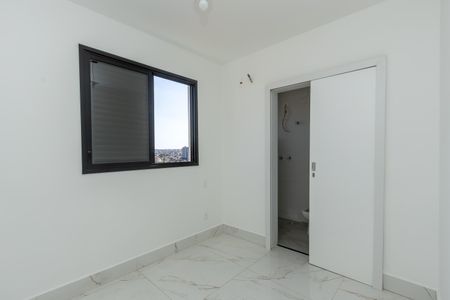 Apartamento à venda com 170m², 4 quartos e 2 vagas Apartamento à venda com 170m², 4 quartos e 2 vagasQuarto 4