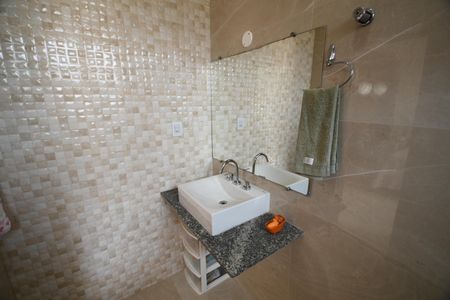 Casa à venda com 390m², 4 quartos e 4 vagasBanheiro da Suíte 1