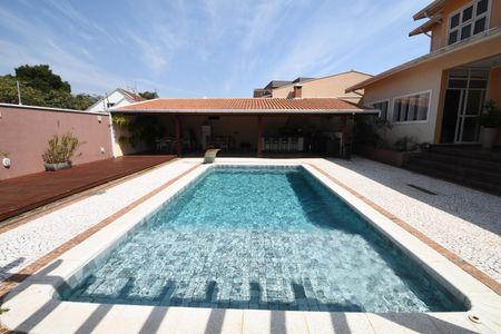 Casa à venda com 390m², 4 quartos e 4 vagasPiscina