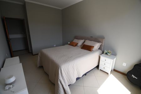 Casa à venda com 390m², 4 quartos e 4 vagasSuíte 3