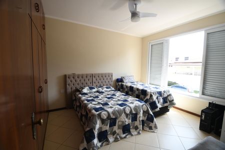 Casa à venda com 390m², 4 quartos e 4 vagasQuarto 