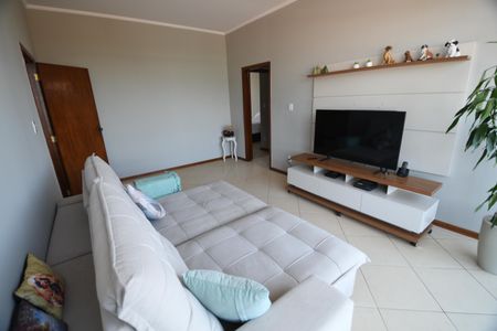 Casa à venda com 390m², 4 quartos e 4 vagasSala de TV