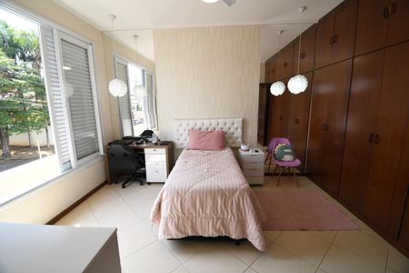 Casa à venda com 390m², 4 quartos e 4 vagasSuíte 1