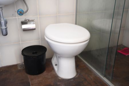 Casa à venda com 390m², 4 quartos e 4 vagasBanheiro de serviço 2