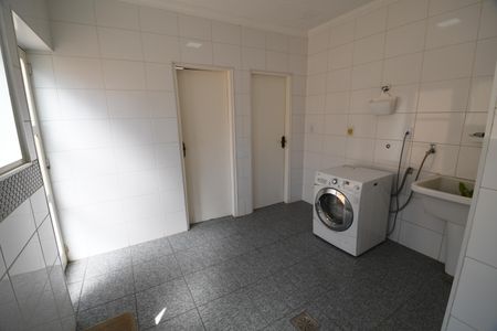 Casa à venda com 390m², 4 quartos e 4 vagasÁrea de Serviço