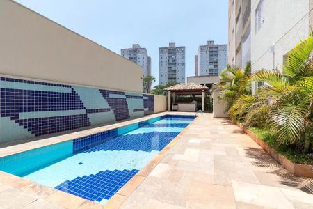 Apartamento à venda com 128m², 3 quartos e 1 vaga Apartamento à venda com 128m², 3 quartos e 1 vagaPiscina