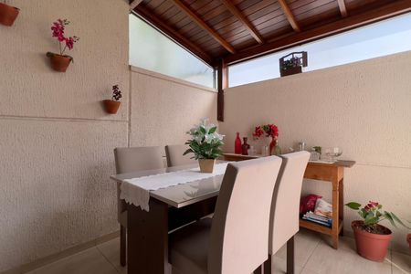 Apartamento à venda com 128m², 3 quartos e 1 vaga Apartamento à venda com 128m², 3 quartos e 1 vagaSala
