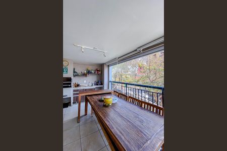 Apartamento à venda com 190m², 3 quartos e 3 vagas Apartamento à venda com 190m², 3 quartos e 3 vagasVaranda da Sala