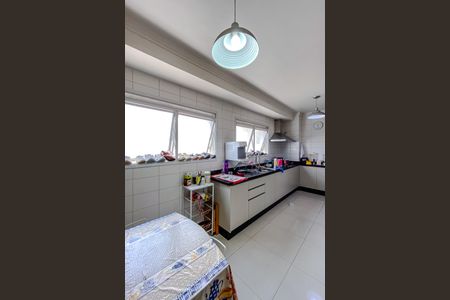 Apartamento à venda com 190m², 3 quartos e 3 vagas Apartamento à venda com 190m², 3 quartos e 3 vagasCozinha