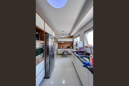 Apartamento à venda com 190m², 3 quartos e 3 vagas Apartamento à venda com 190m², 3 quartos e 3 vagasCozinha