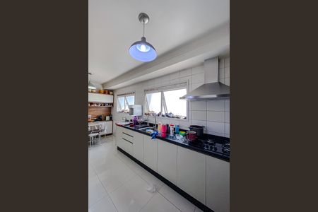 Apartamento à venda com 190m², 3 quartos e 3 vagas Apartamento à venda com 190m², 3 quartos e 3 vagasCozinha