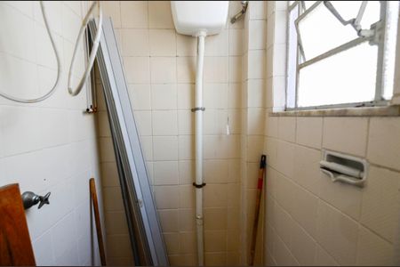 Apartamento à venda com 69m², 2 quartos e sem vagaBanheiro de Serviço