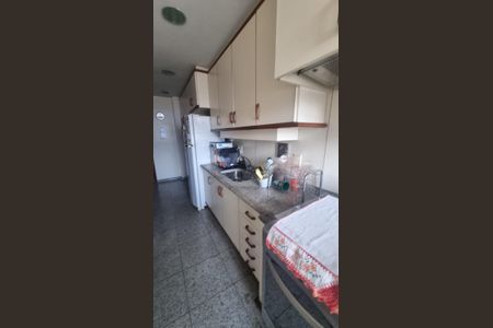 Apartamento à venda com 110m², 3 quartos e 2 vagas Apartamento à venda com 110m², 3 quartos e 2 vagasCozinha e Área de Serviço