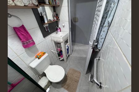 Casa à venda com 44m², 2 quartos e 2 vagasBanheiro