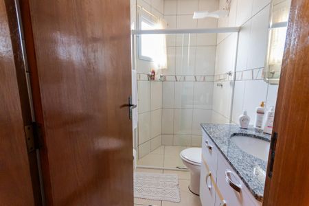 Casa à venda com 128m², 2 quartos e 2 vagas Casa à venda com 128m², 2 quartos e 2 vagasBanheiro da Suíte