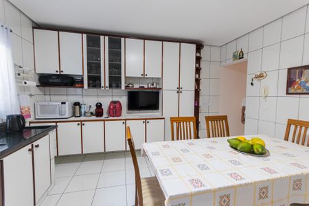 Casa à venda com 128m², 2 quartos e 2 vagas Casa à venda com 128m², 2 quartos e 2 vagasCozinha