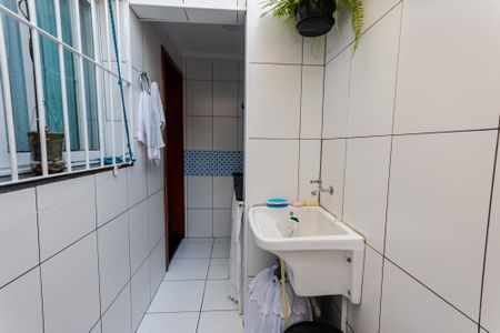 Casa à venda com 128m², 2 quartos e 2 vagas Casa à venda com 128m², 2 quartos e 2 vagasÁrea de Serviço