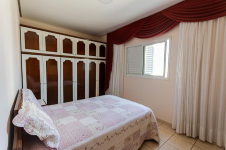 Casa à venda com 128m², 2 quartos e 2 vagas Casa à venda com 128m², 2 quartos e 2 vagasQuarto 1