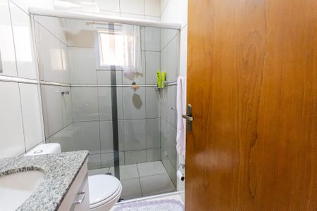 Casa à venda com 128m², 2 quartos e 2 vagas Casa à venda com 128m², 2 quartos e 2 vagasBanheiro