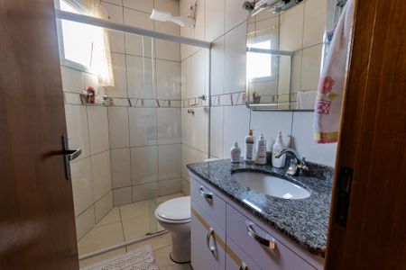 Casa à venda com 128m², 2 quartos e 2 vagas Casa à venda com 128m², 2 quartos e 2 vagasBanheiro da Suíte