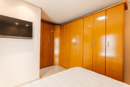 Casa à venda com 128m², 2 quartos e 2 vagas Casa à venda com 128m², 2 quartos e 2 vagasSuíte